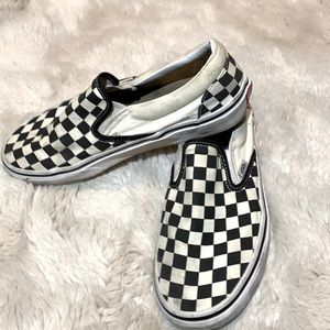 VANS, checkered, black and white, SIZE 8.5 in WOMENS, 7 in MENS